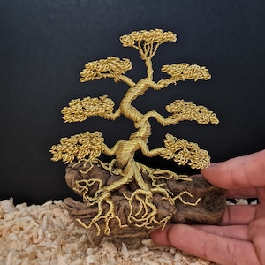 Árbol bonsái de oro vertical, escultura de alambre