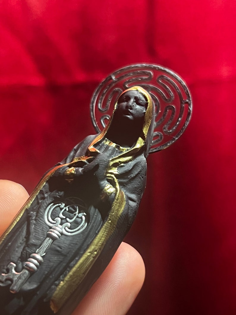 Hekate Figure 2 image 3