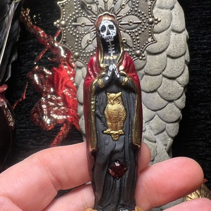 Red Santa Muerte