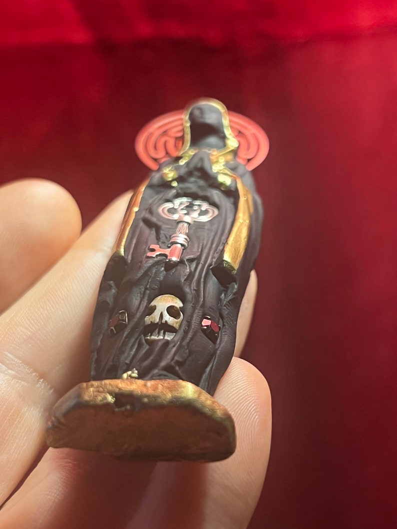 Hekate Figure 2 image 2
