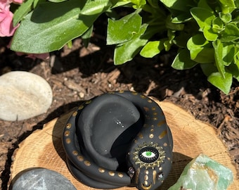 Serpent stand 11