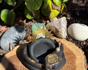 Serpent stand 13