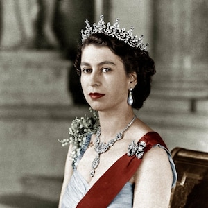 1950s QUEEN ELIZABETH II Photo