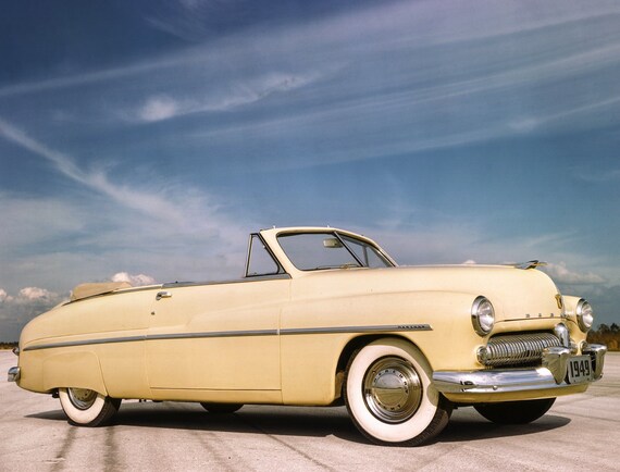 1949 Mercury Eight Coupe 1:18-Scale Diecast Car Featuring A