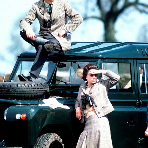 1958 QUEEN ELIZABETH II & Prince Philip Watching Horse Races Photo