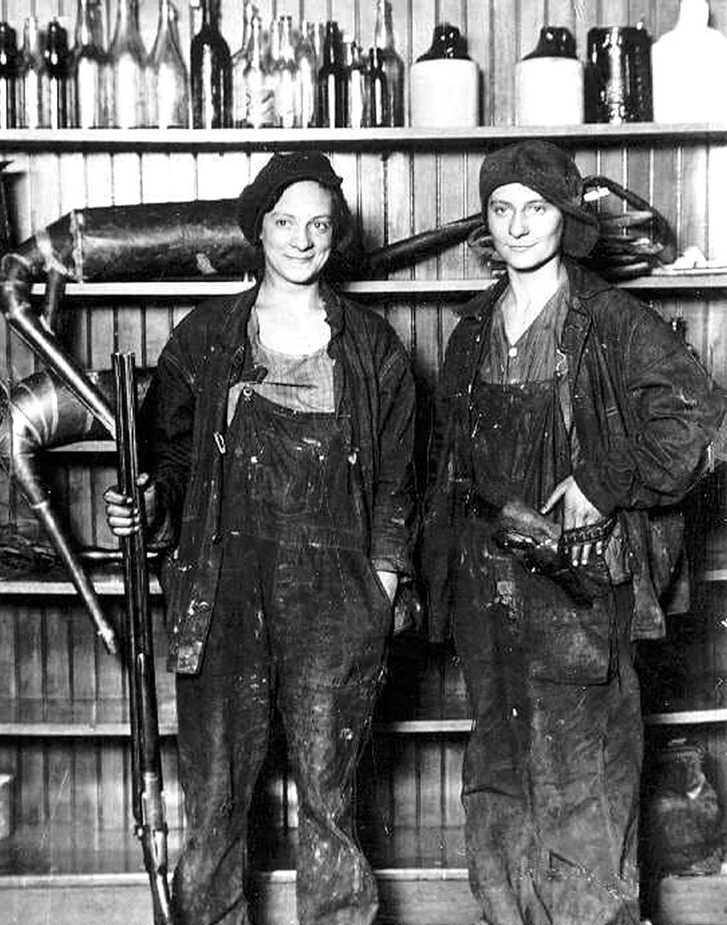 1920s WOMEN BOOTLEGGERS Prohibition Era Photo