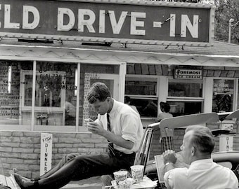 1960 ROBERT F KENNEDY on Lunch Break During W. Virginia Primary PHOTO