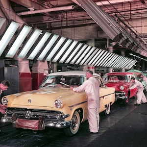 1954 FORD ASSEMBLY LINE Photo
