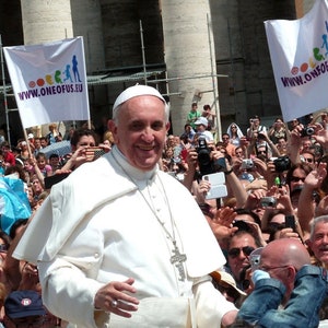 POPE FRANCIS in St. Peters Square Candid PHOTO