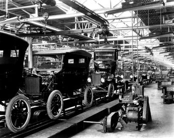 1920s FORD MODEL T Assembly Line Photo