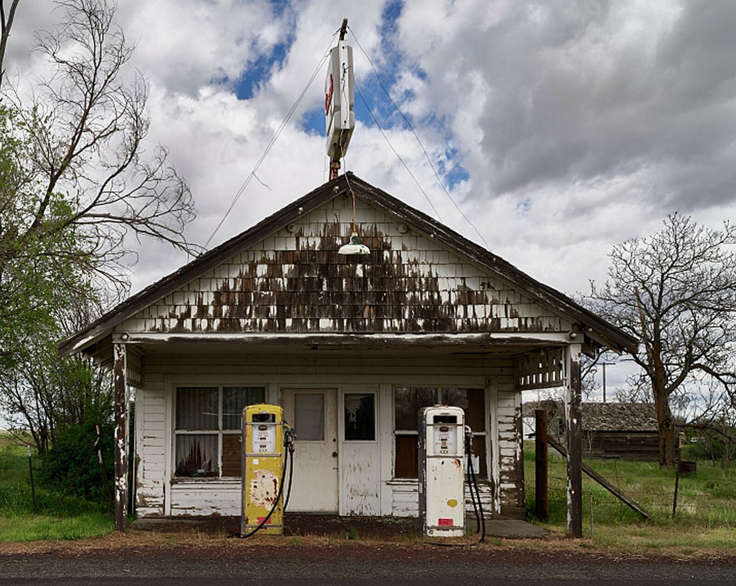 ABANDONED GAS STATION Kent Oregon Photo Etsy