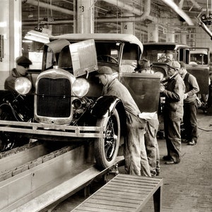 1930s FORD MODEL A Assembly Line Photo