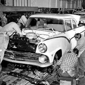 1955 FORD ASSEMBLY LINE Photo