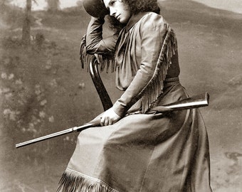 Sharpshooter ANNIE OAKLEY Photo