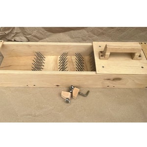 wool picker for spinning, wool picker box,Fiber collector,felted wool picker,compact table top picker.Yard niddy noddy