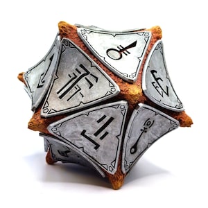 Shadowheart Mysterious Artefact Hand Painted replica Baldur's Gate 3 Astral Prism D&D Ornament