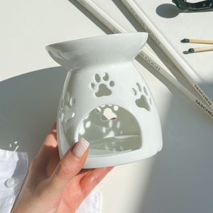 Exclusive Paw Print Burner | Wax melt burner | Oil Burner | Ceramic Wax Burner | Dog gift | Cat gift | Animal Gift | Paw Print Decor