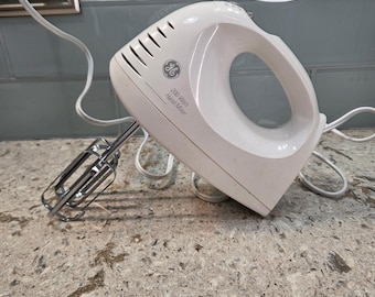 GE 200-Watt Hand Mixer White 6-Speed Electric Kitchen Mixer 169071B