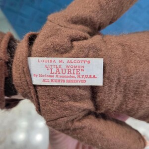 Muñeca Laurie de Madame Alexander de Mujercitas, 10 pulgadas, traje de niño coleccionable imagen 4