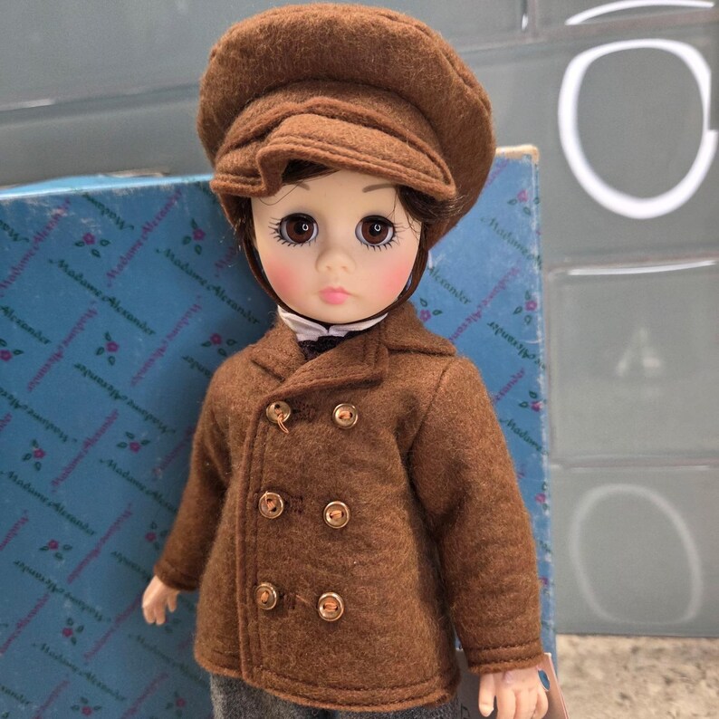 Muñeca Laurie de Madame Alexander de Mujercitas, 10 pulgadas, traje de niño coleccionable imagen 2