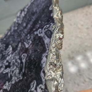 Taca do serwowania z agatu i geody w stylu vintage Anthropologie ze złotym brzegiem w Indiach zdjęcie 10