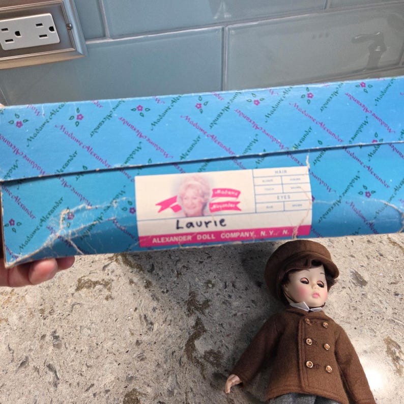 Muñeca Laurie de Madame Alexander de Mujercitas, 10 pulgadas, traje de niño coleccionable imagen 11
