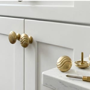 Vintage Brushed Brass Wave Cabinet Knobs Set of 6 MCM Art Deco Pulls D373068
