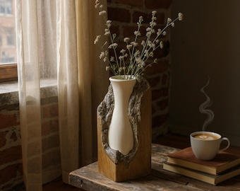 Getextureerde keramische vaas met rustieke houtlook | Moderne handgemaakte decoratieve vaas | Uniek middelpunt voor plank of tafel