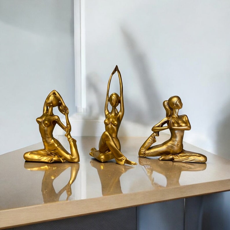 Statue baigneuse en position yoga - Décoration | CONTAINERS DU MONDE