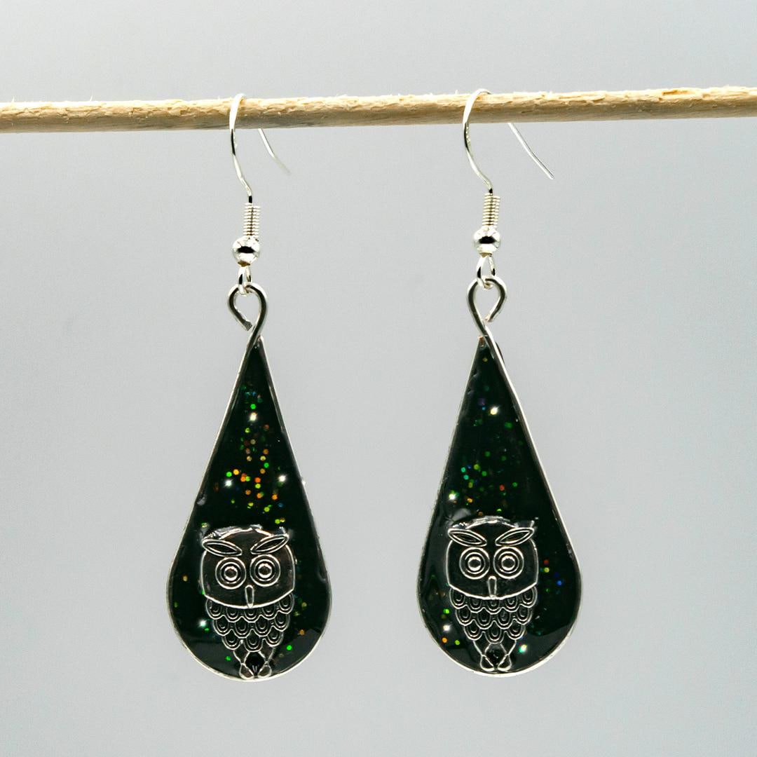 Gothic resin earrings with an owl 008