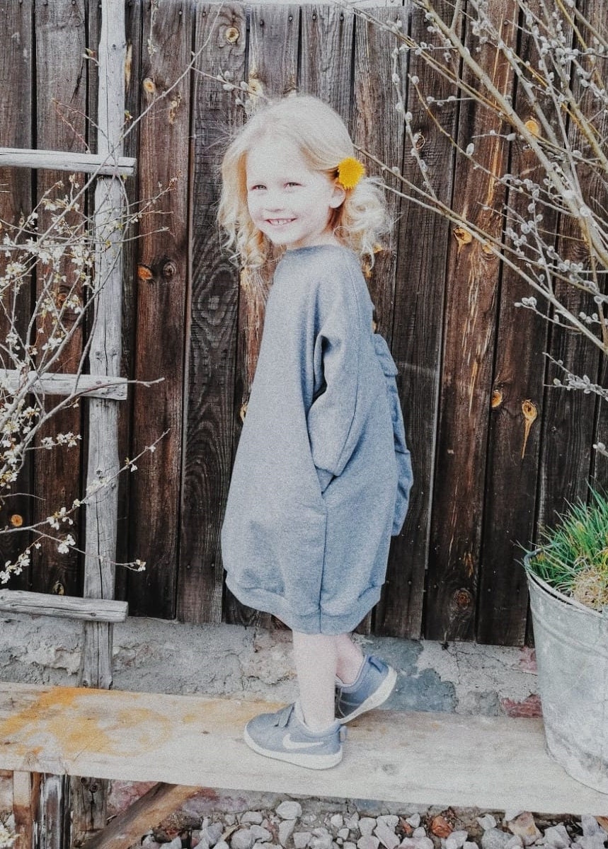 Abito felpato per bambine, felpa con volant, felpa unica per bambini, abbigliamento caldo per bambine, di MOONCOATS