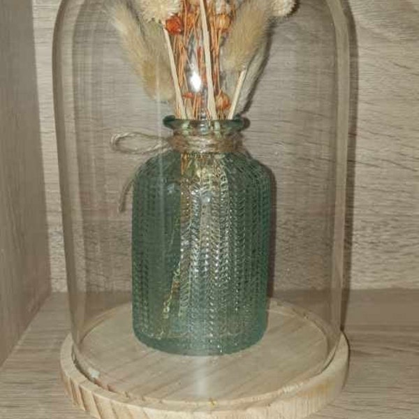 Cloche en Verre avec bocal en verre et petits bouquets de fleurs séchées