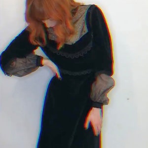 Victoriana 70's Vintage Velvet Dress image 4