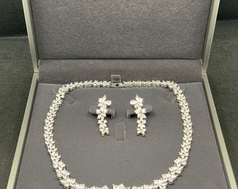 Bridal AAA Zircon Platinum Color Rhodium Plated Earring / Necklace Jewelry Set