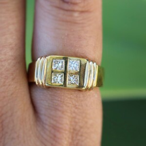 Vintage Italian gold and diamond ring