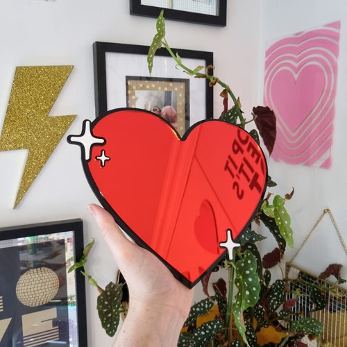 Miroir Pop Art coeur rouge fait main : décor éclectique de dopamine