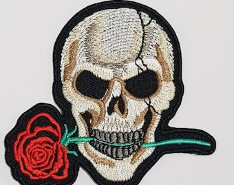Biker Patch Skull Rose Insignia bordada Iron On / Sew On Clothes Jacket Jeans
