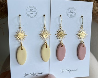 Polymer clay earrings. Circle earrings. Gold earrings. Gift for her. Everyday jewelry. Gift ideas. Dangle earrings. Minimalist jewelry.