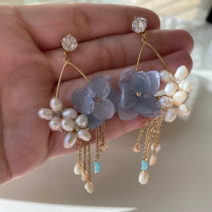 Real Hydrangea flower earrings/ Bridal earrings/Resin flower earrings/ Dried flower earrings/ECO friendly plant based resin