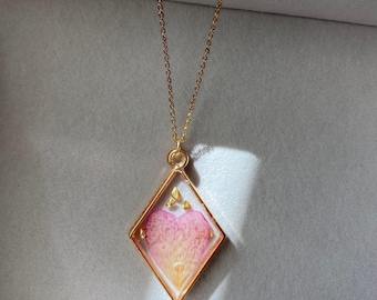 Echte Rose Petal Halskette, Goldfolie Resin Anhänger
