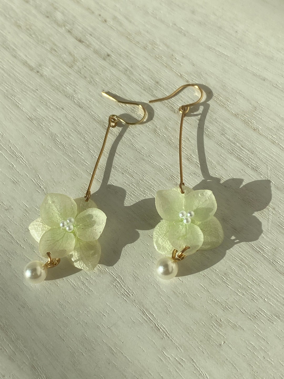 Real Baby Green Hydrangea Flower and Pearl Earrings/ Resin Etsy UK