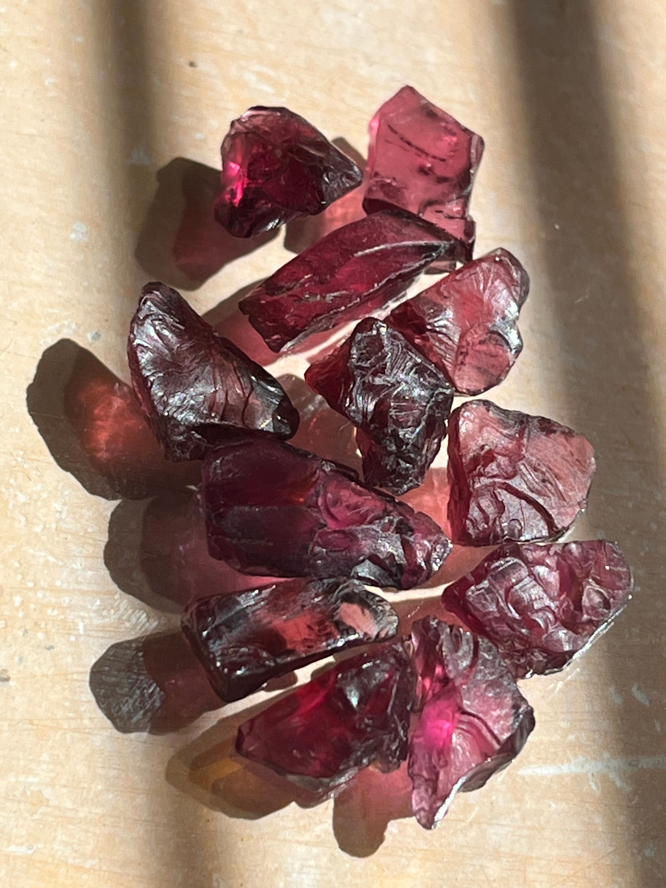 Cabochons ovales grenat en rhodolite rose naturelle 7 x 5 mm pierre
