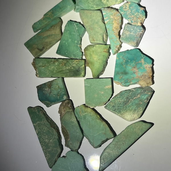 Turquoise 20 pre cut slabs. 128 ctw - 25 gr Sunbell old stock Kingman- Manassa - Morenci - Bisbee All USA mined turquoise Deep greens blues