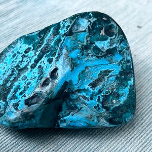 Malachite 61-46-29 mm Natural cluster rough raw mineral specimen 101 grams