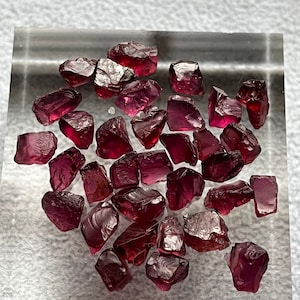 Purple Rhodolite Garnet. Natural ! 58.75  ctw ! 33 gems Vibrant Red ! Rare High Clarity Rhodolite Natural Raw Rough Pakistan