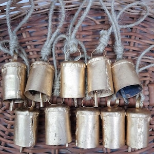 7cm Big Handmade Vintage Rustic Lucky Tin Cylinder Shaped Cow Bells Festive Décor Bells With Jute Rope