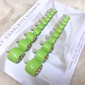 Pastel Green Rhinestone Press On Toe Nails: Includes Application Kit