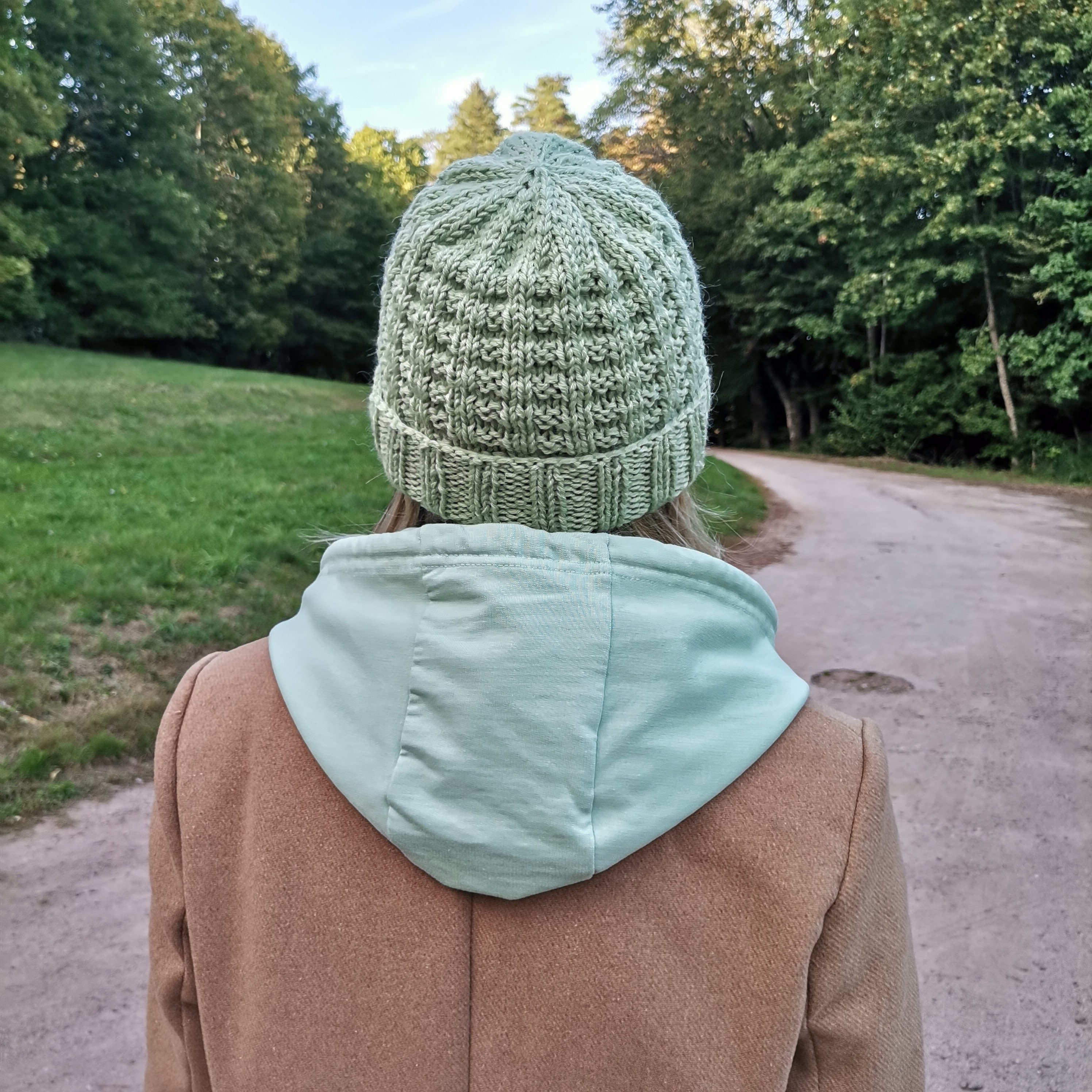 Hand knit alpaca wool hat with green leather and  brass buckle strap. Alpaca Slouch Hat, Green Wool Slouchy Beanie Women main image 2