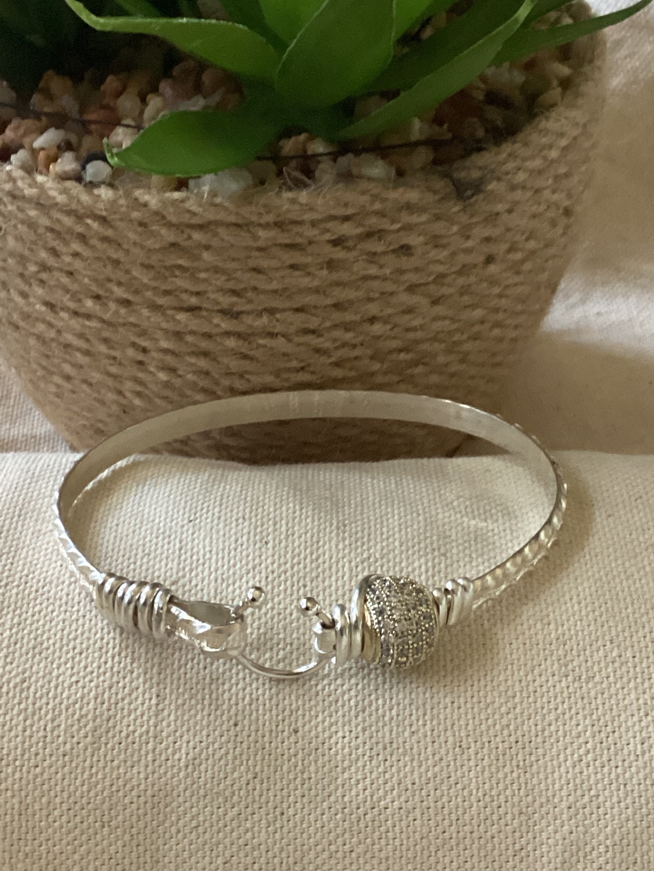 PRY シュウト Silver Hook Bangle [narrow] Sterling Silver Bangle | Hook Clasp | Auree Jewellery