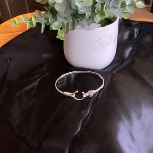 Gancho de marcasita, brazalete de amor con gancho de inspiración caribeña envuelto en alambre hecho a mano en plata de primera ley y pulsera de buena suerte.